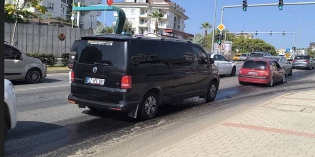 Alanya'da trafik çileğe döndü mesai saatleri değişiyor mu? 1