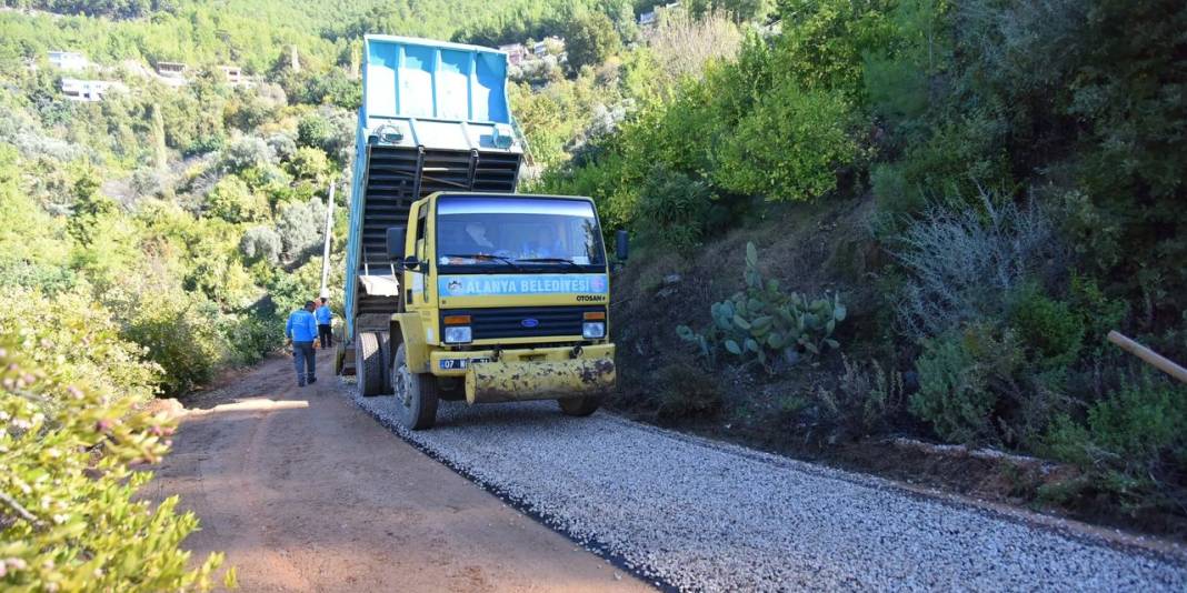 Alanya Belediyesi Yolları Düzeltmekte Kararlı 2