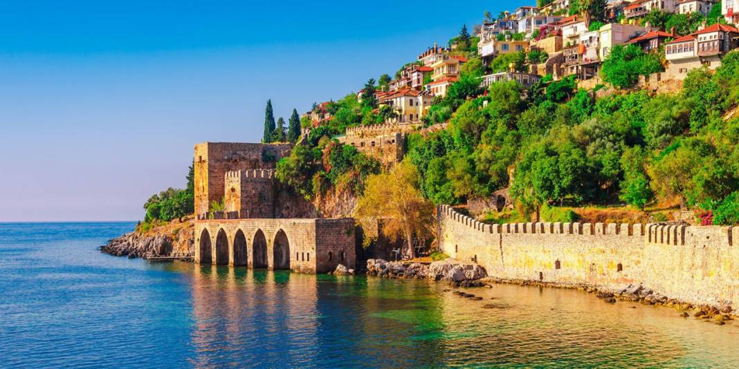 Alanya'da hafta sonunda öğretmenlere % 50 indirimli konaklama imkanı 1