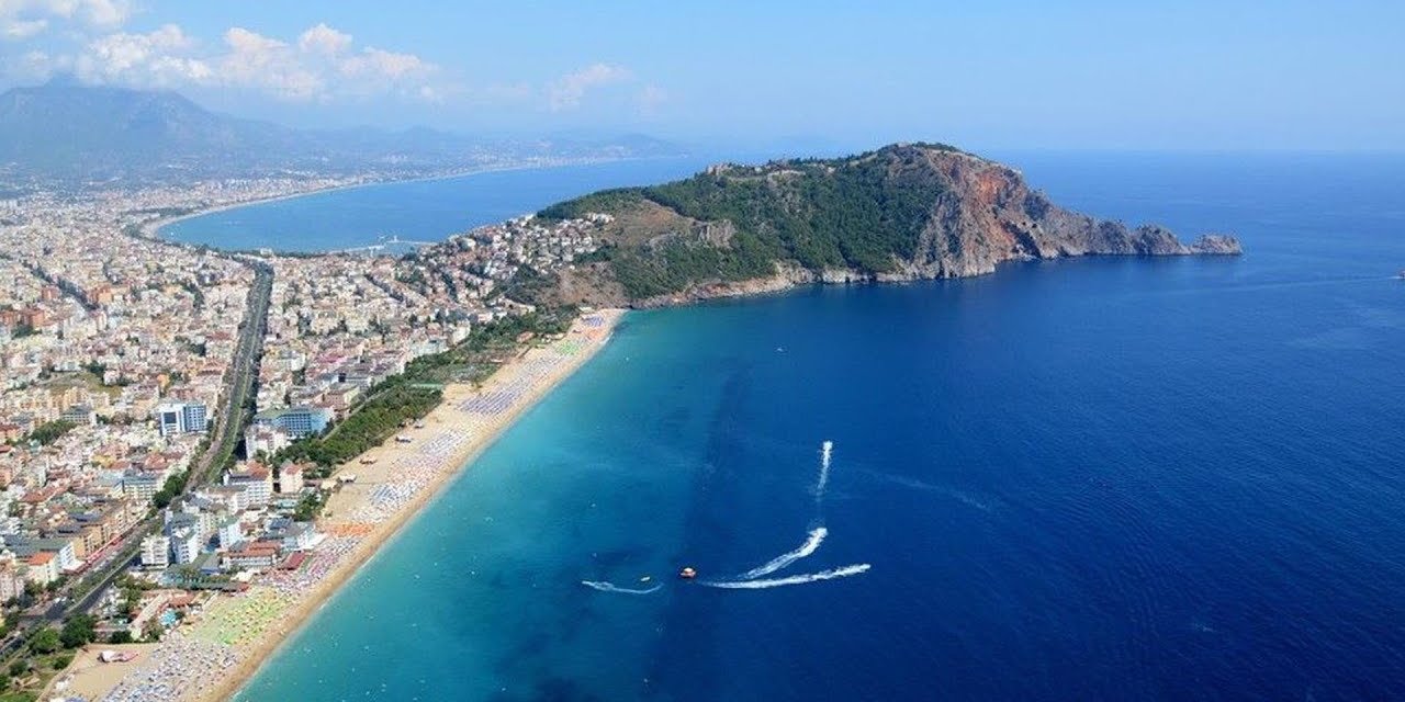 Alanya'da Ne Zaman Denize Girilir? Mayıs'ta Ekim'de Alanya'da Yüzülür Mü?