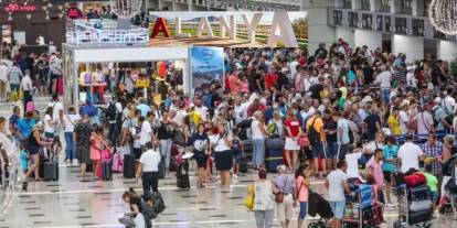 26 milyon bandında Antalya turist rekorunu tazeledi!