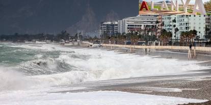 Hafta sonu Alanya yağmura kavuşuyor! Sıcak yerini yağışa bırakacak!