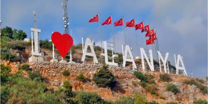 Nasıl yaşayacaklar meçhul! Alanya sezon sonu alarmını gizleyemedi!